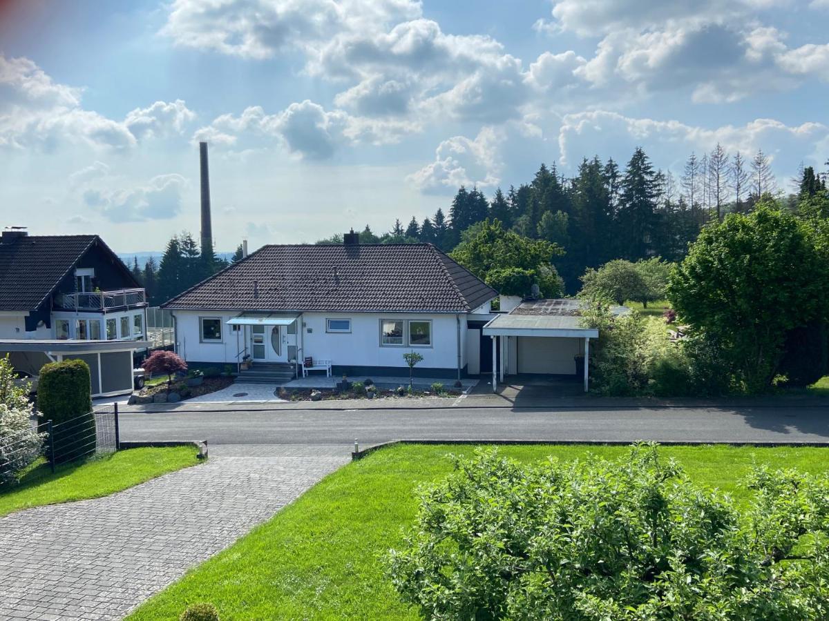 Buchlindenweg - Zimmer & Ferienwohnung Breitscheid  Extérieur photo
